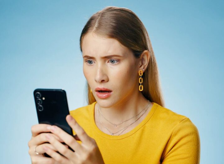 Ragazza smartphone