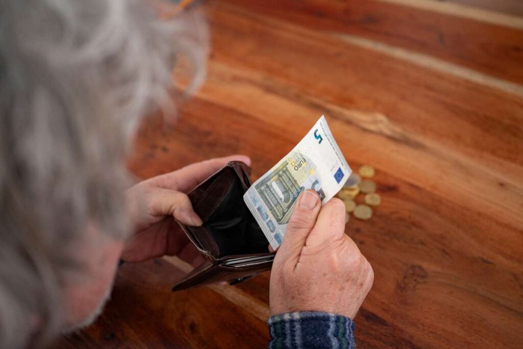 € 1392 di bonus per gli anziani