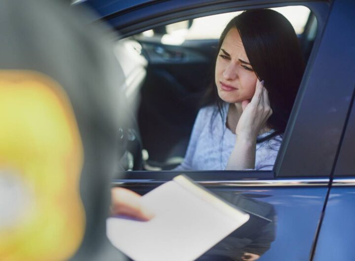 Multa donna auto