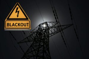 L’estate porta con sé un aumento della domanda di energia elettrica che, in alcuni casi, può superare del 30% i consumi abituali in pochi giorni.