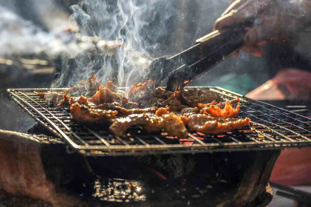 Barbecue, il segreto degli chef per evitare fumo e scintille